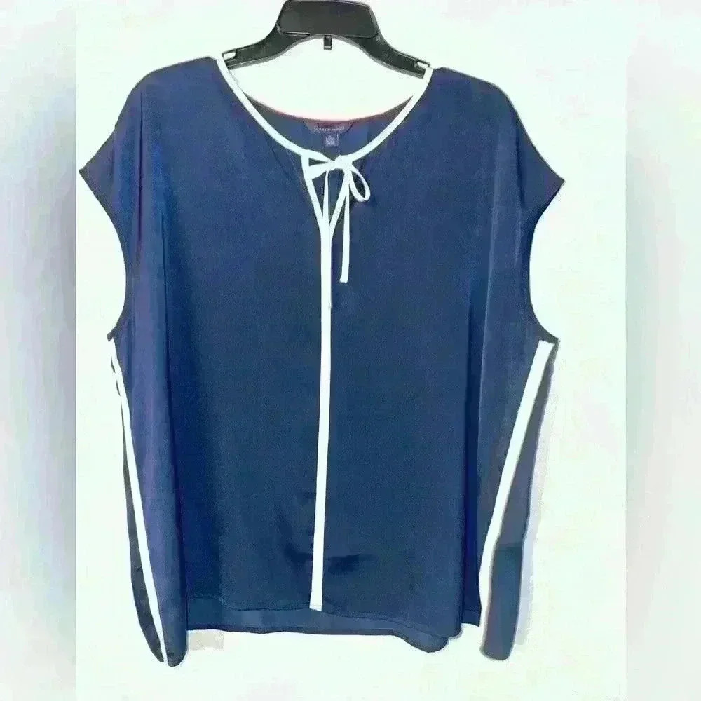 Tommy Hilfiger Gorgeous Woman’s Navy Sleeveless Blouse Size XL Polyester